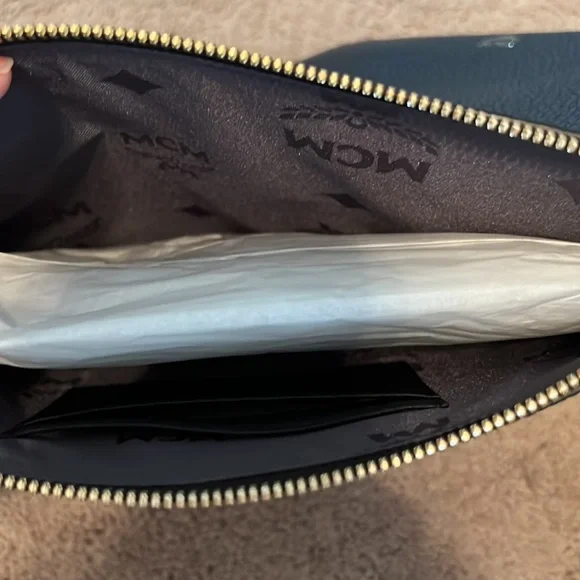 Limited stock! Clearance! New MCM one size pouch set $380+ tax - Picture 5 of 7